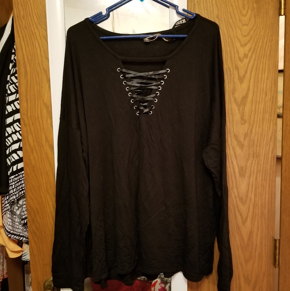 Moral fiber long sleeve lace front tee